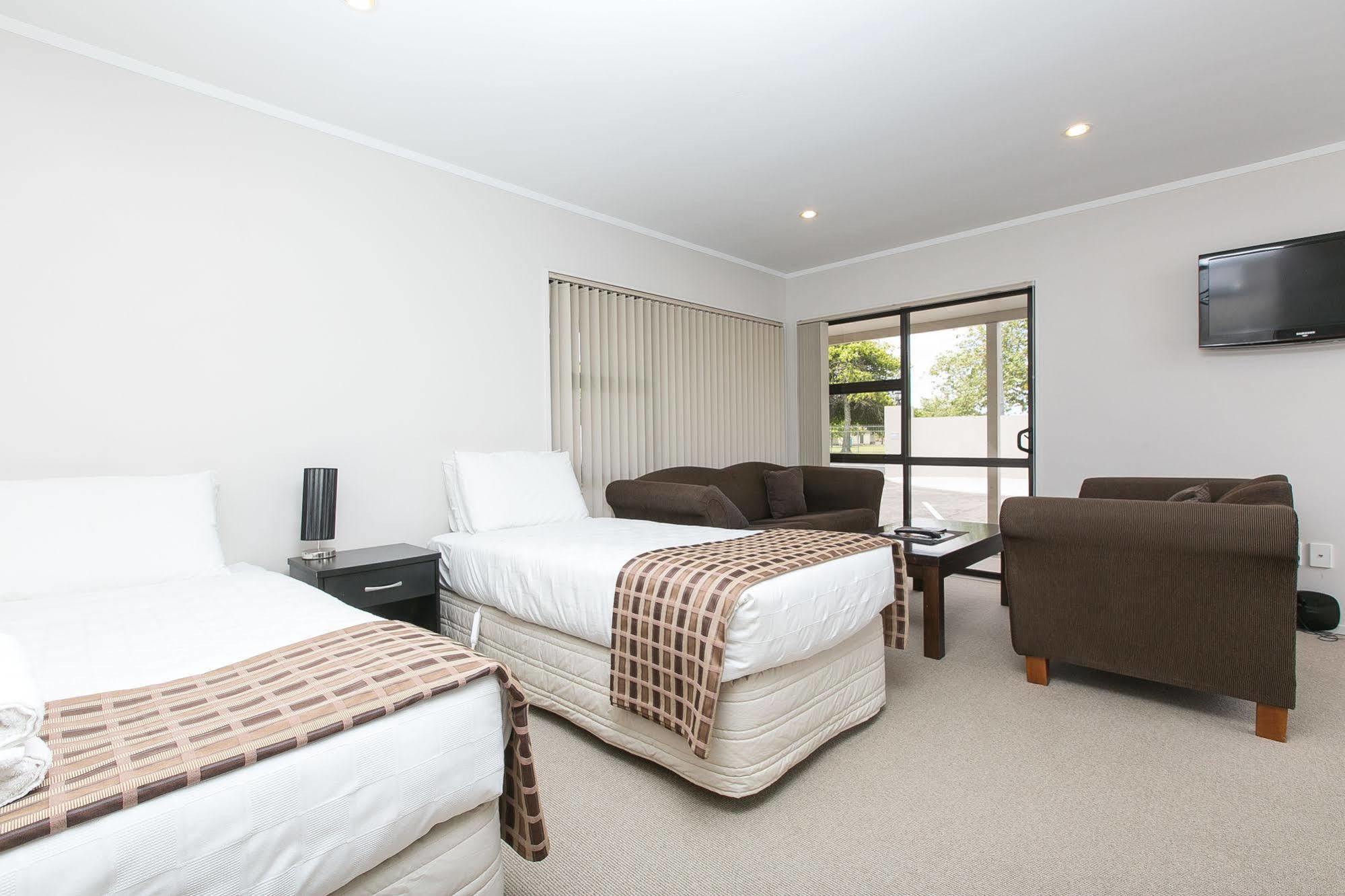 Parkview Motor Inn Pukekohe Buitenkant foto