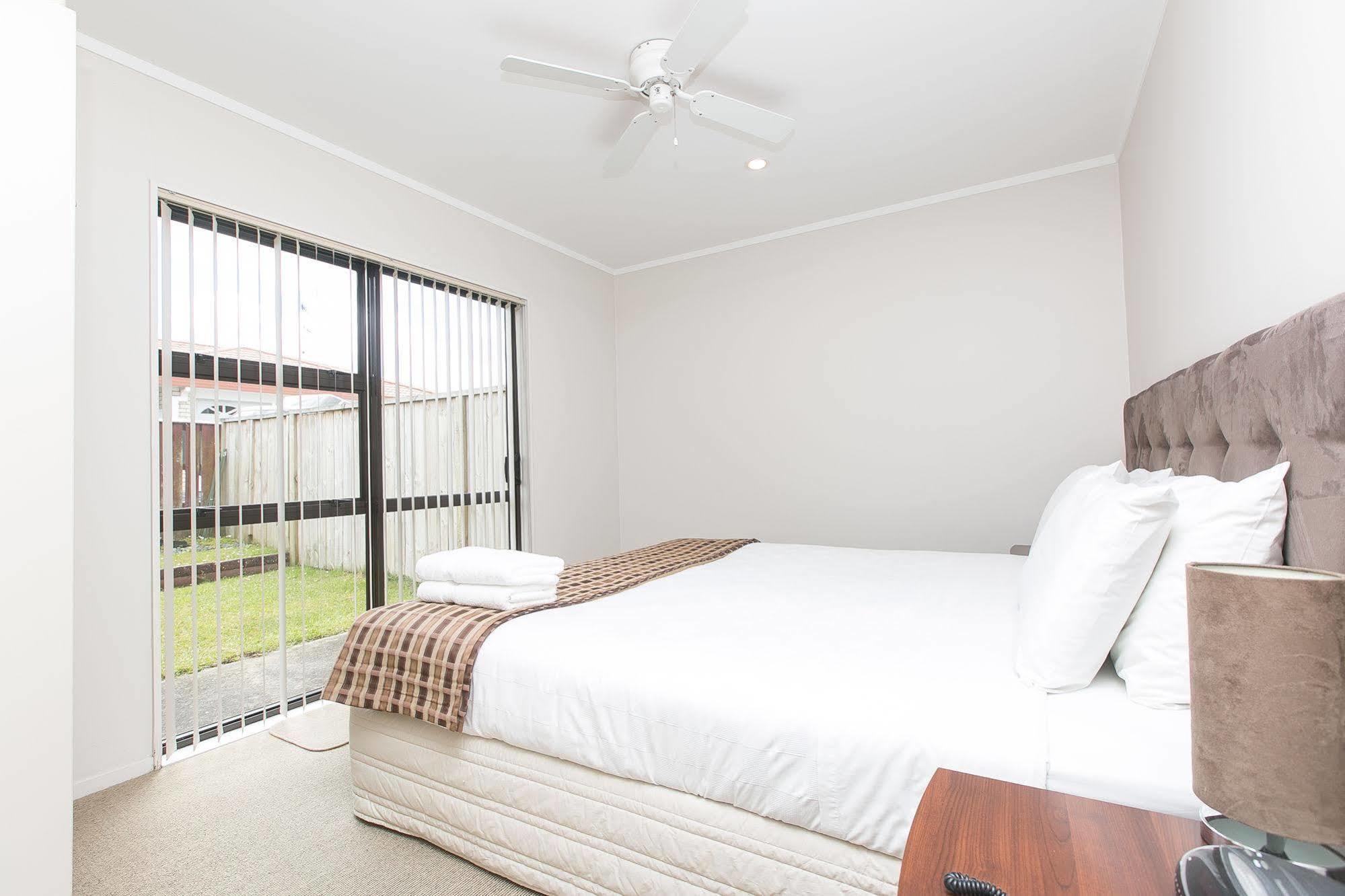 Parkview Motor Inn Pukekohe Buitenkant foto