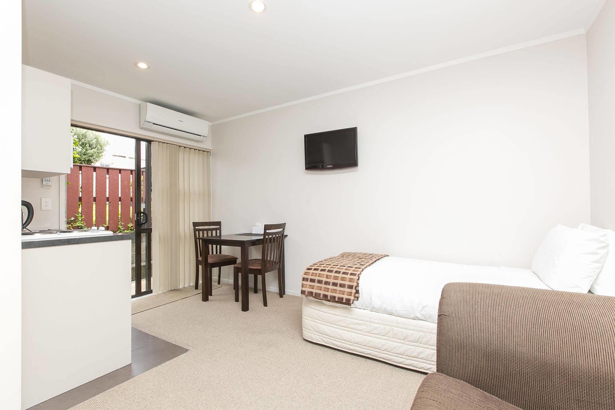 Parkview Motor Inn Pukekohe Buitenkant foto