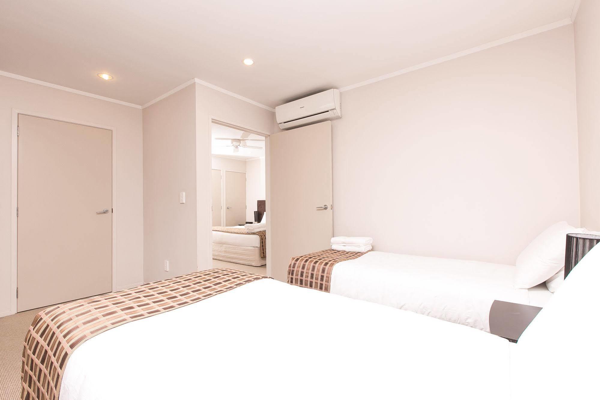 Parkview Motor Inn Pukekohe Buitenkant foto