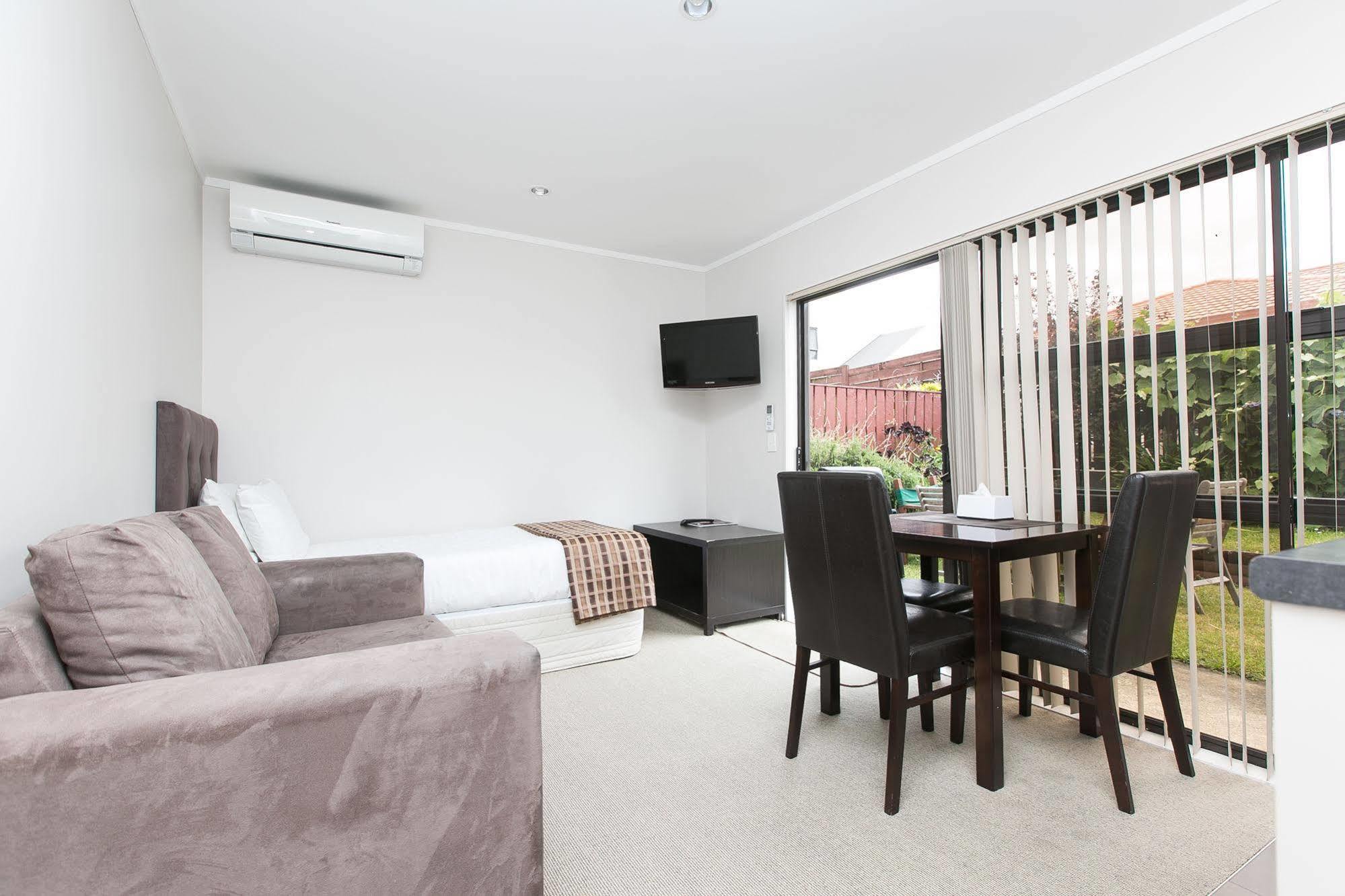 Parkview Motor Inn Pukekohe Buitenkant foto